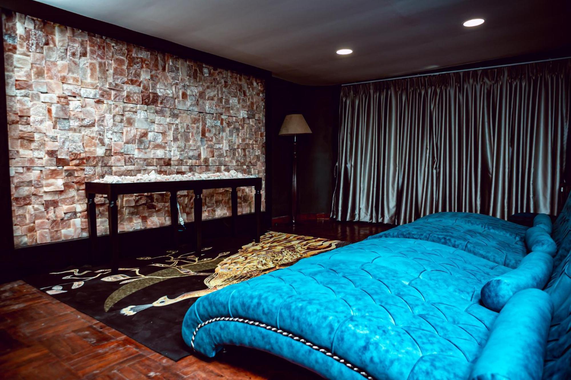 Vannasut Hotel And Spa Катманду Екстериор снимка