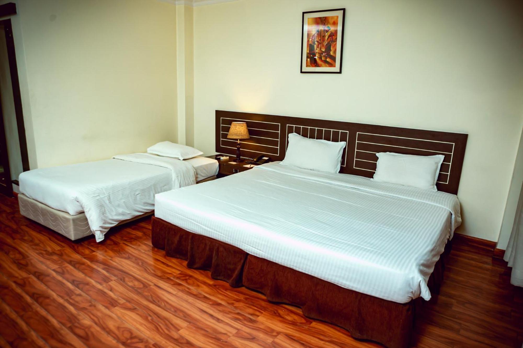 Vannasut Hotel And Spa Катманду Екстериор снимка