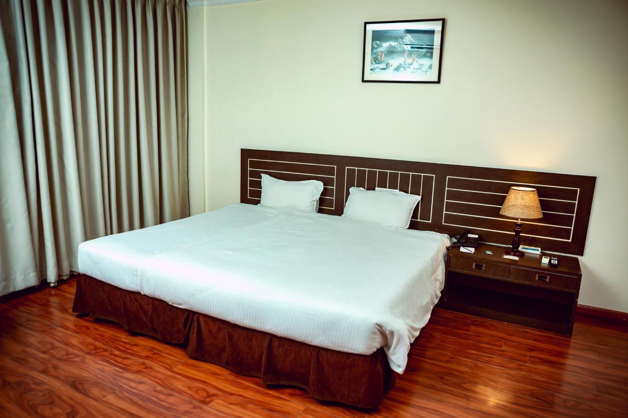 Vannasut Hotel And Spa Катманду Екстериор снимка