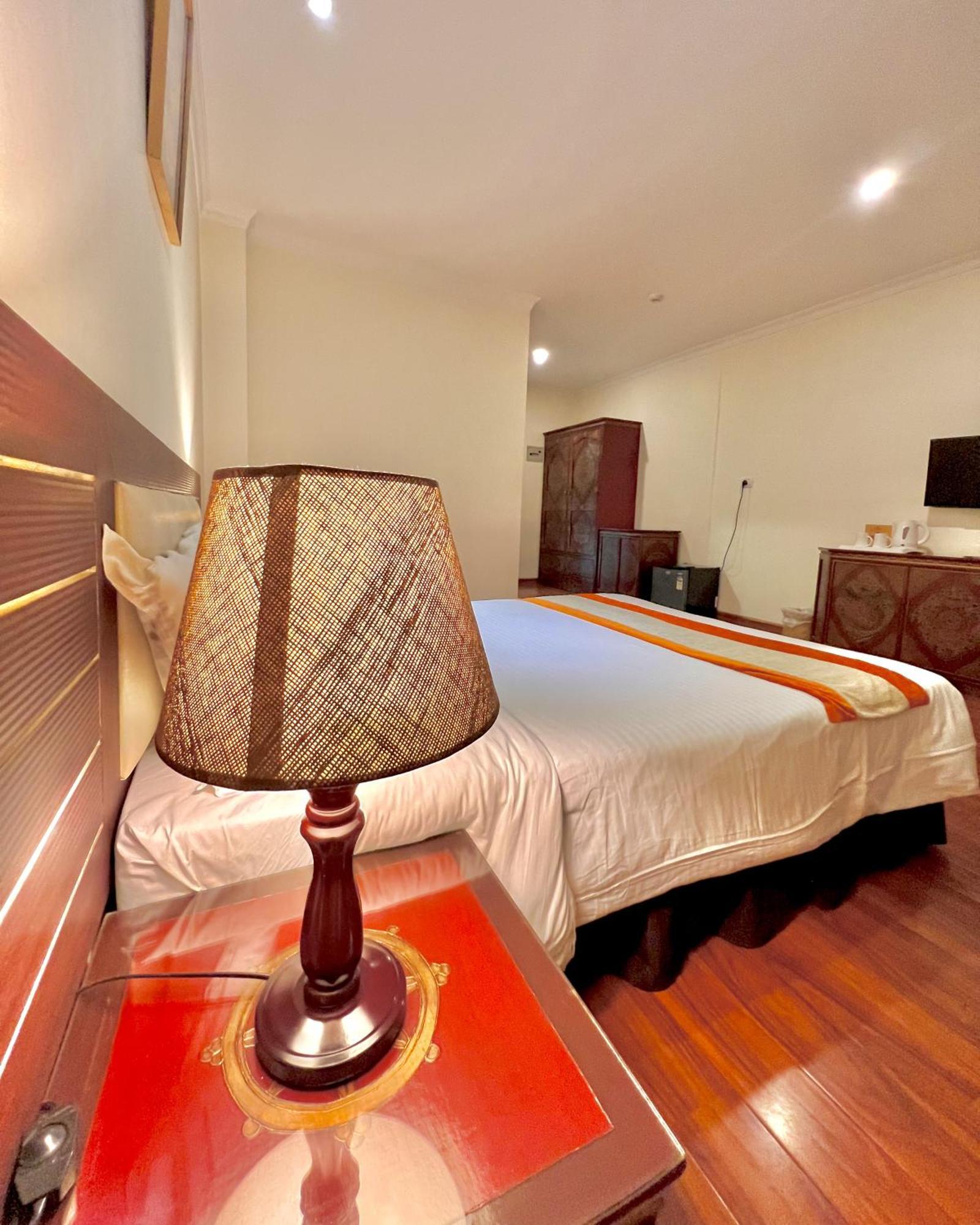 Vannasut Hotel And Spa Катманду Екстериор снимка
